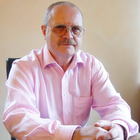 Dr. Robert Kovarik